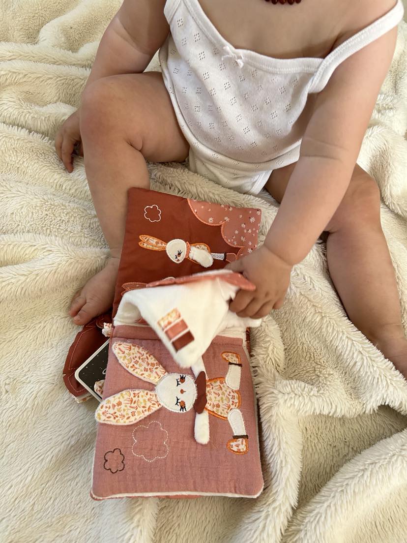 Livre d'éveil / ESMEE